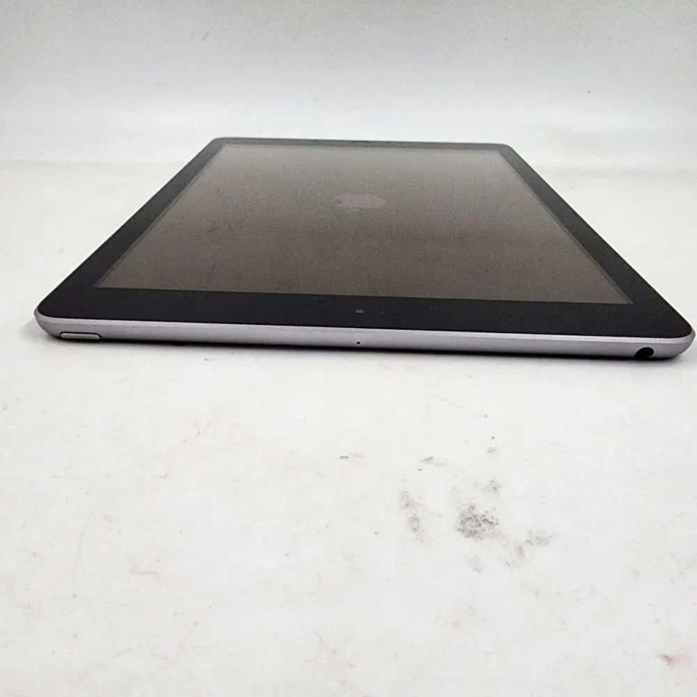 Apple - 9.7-Inch iPad 6th Gen with Wi-Fi - 128GB - Space Gray - Picture 10 of 14